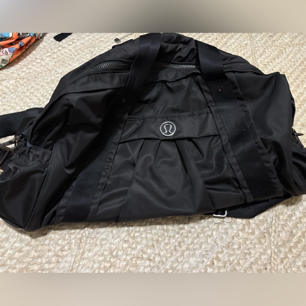 Lululemon medium duffel bag